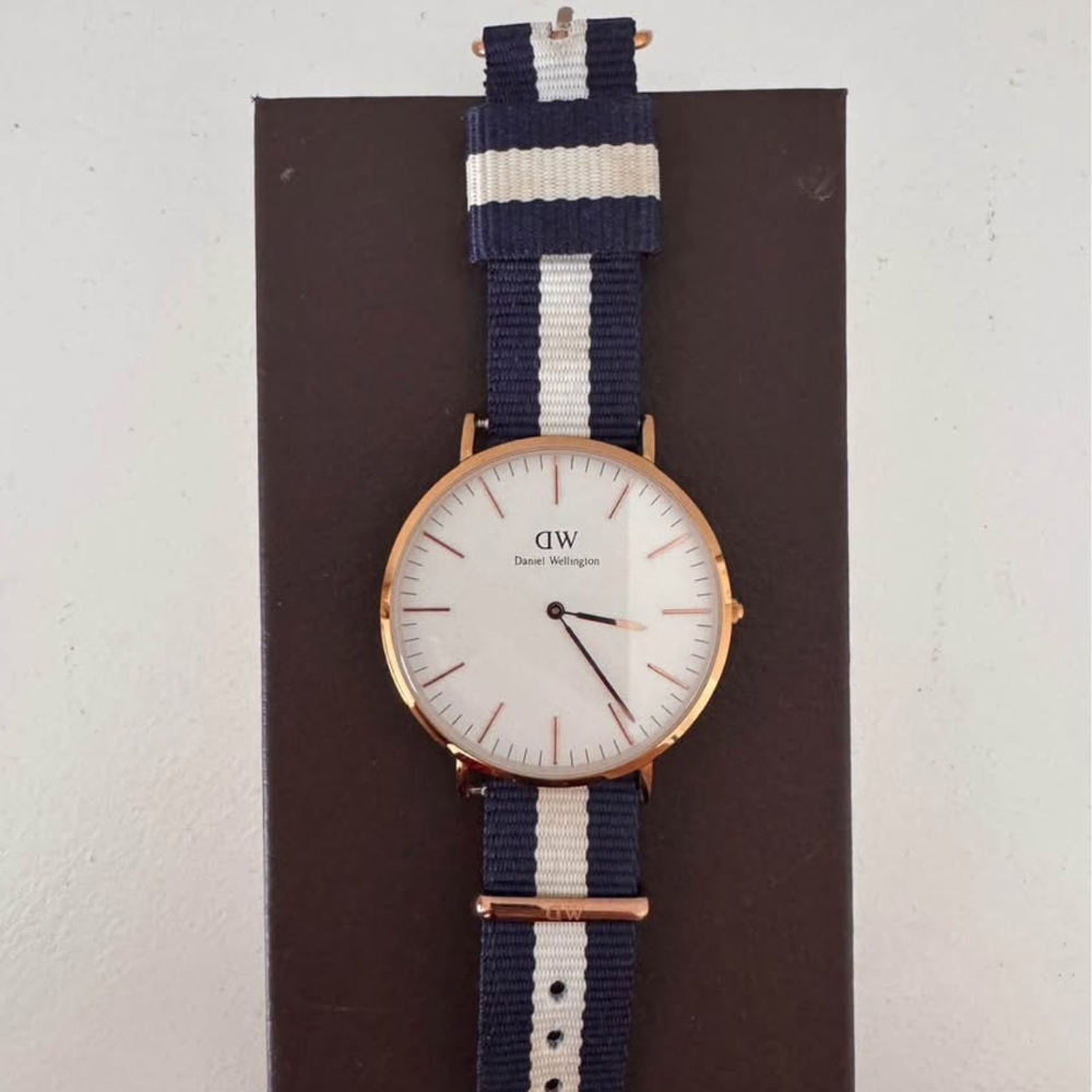 Daniel Wellington Navy and White Strap Watch